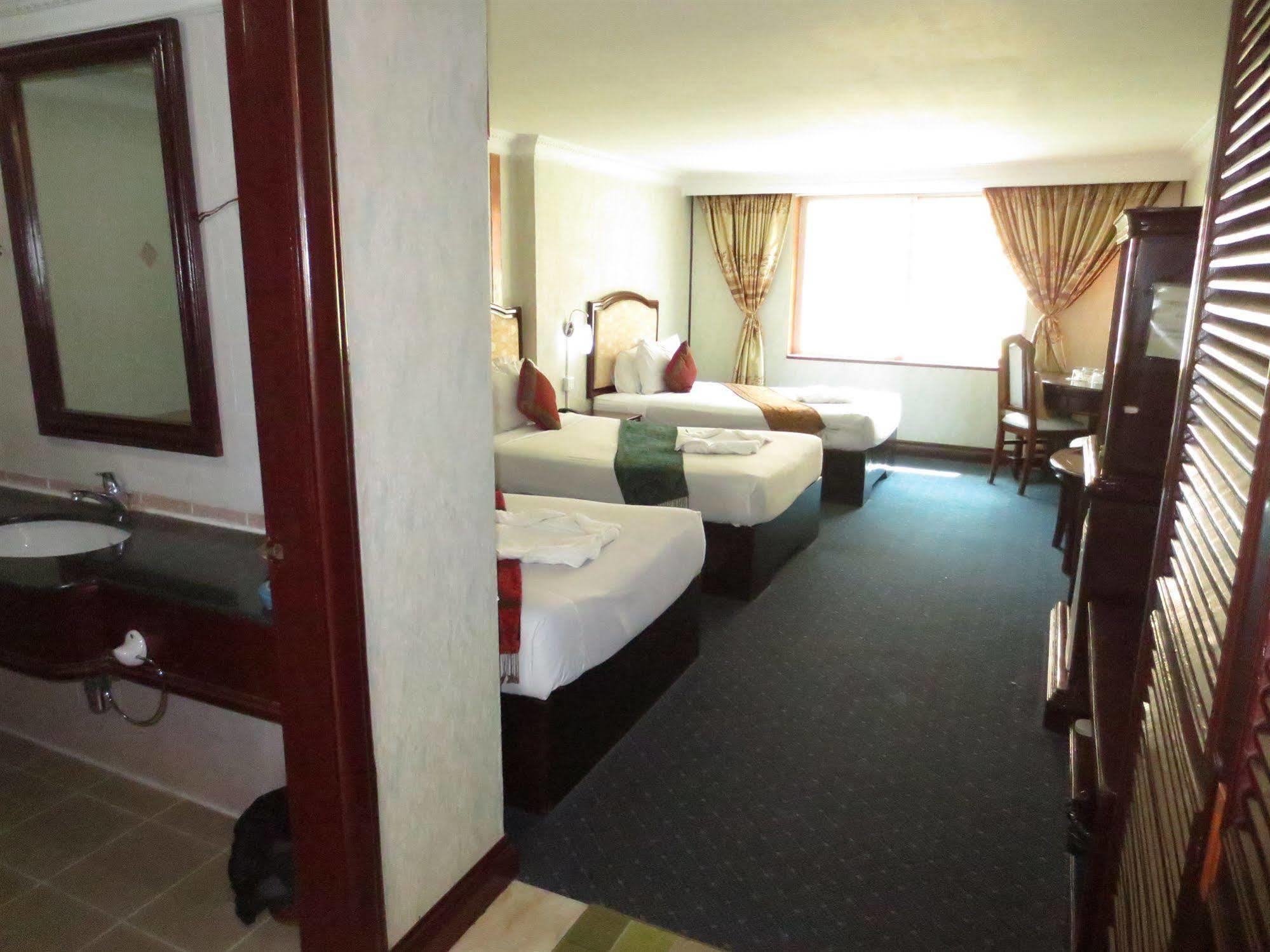 Khmeroyal Hotel プノンペン エクステリア 写真