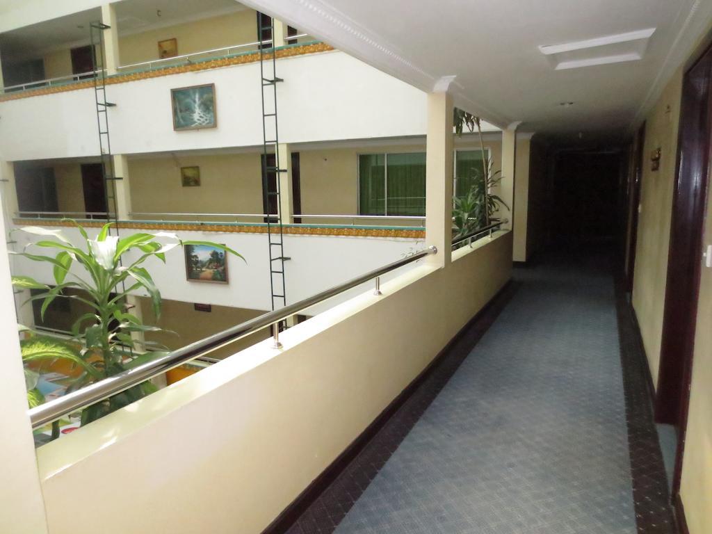 Khmeroyal Hotel プノンペン エクステリア 写真